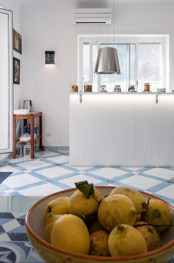 B&B Amalfe Maiori Bagian luar foto