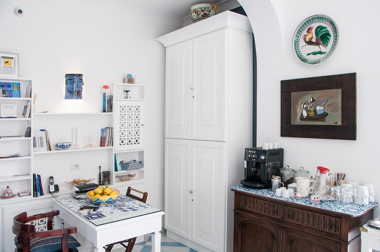 B&B Amalfe Maiori Bagian luar foto